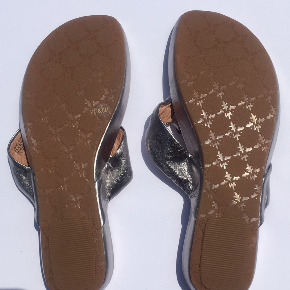 NURTURE Silver Leather Flip Flops - Picture 2 of 4